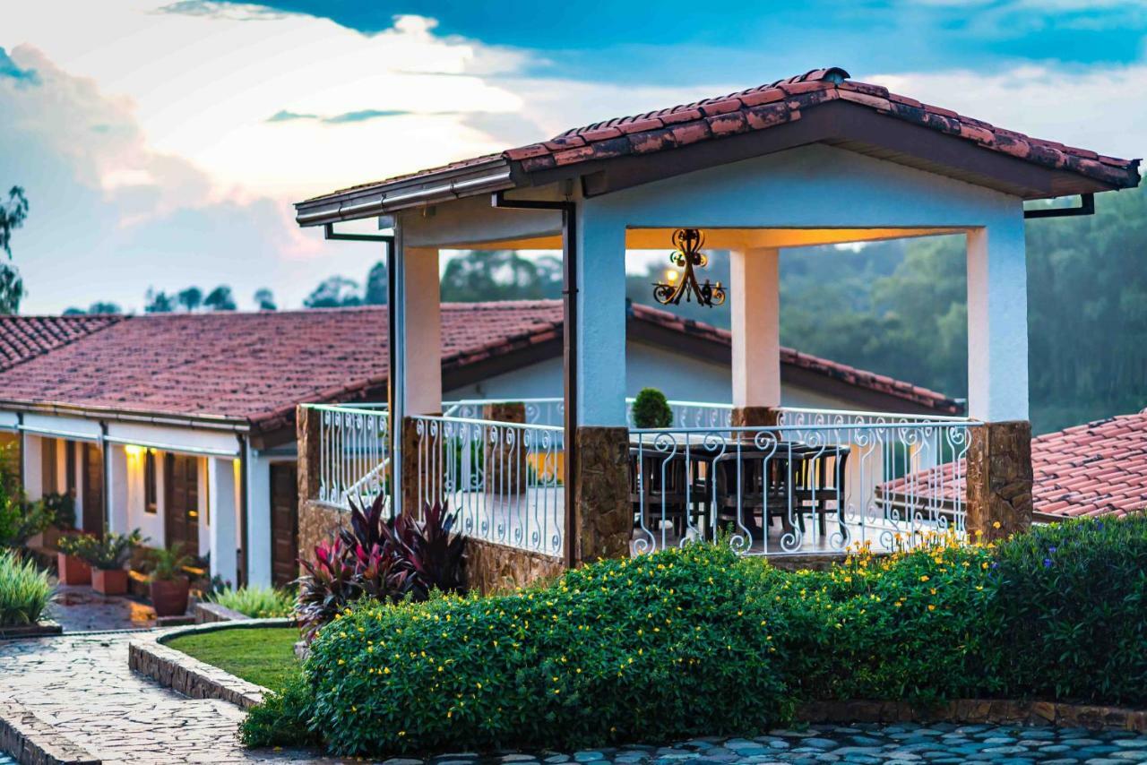 Hotel Estrella Del Monte Armenia  Kültér fotó